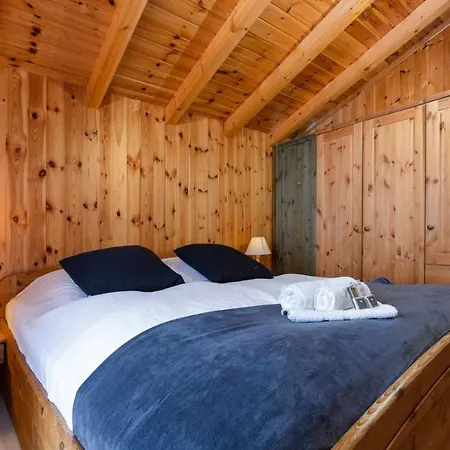 Relaxing Sauna Chalet For 6 Persons Ski In Ski Out